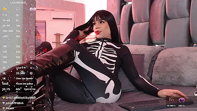 LucyGiraldo online show from March 10, 11:49 pm