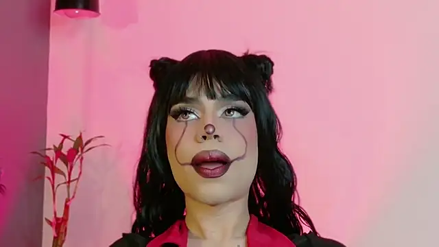 LucyGiraldo online show from November 1, 1:18 am