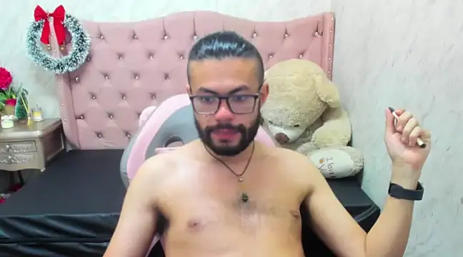 Snapshot of RodriWhite chatting on January 8, 7:34 am RodriWhite online show from January 8, 7:34 am