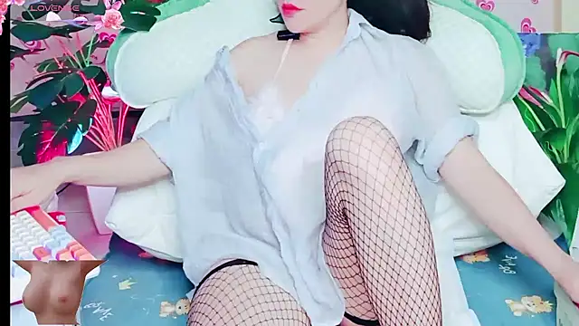 Lisagir69 online show from February 13, 12:11 pm