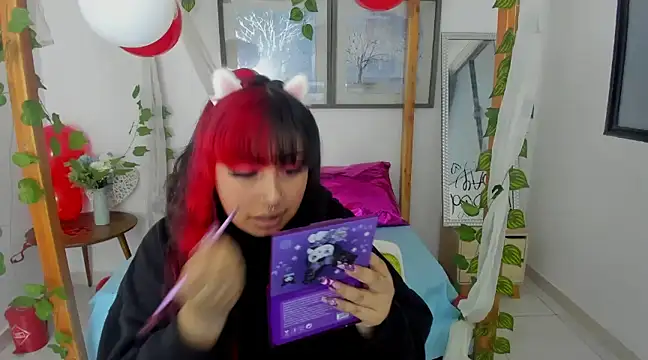 lussyevans24 online show from February 17, 4:31 am