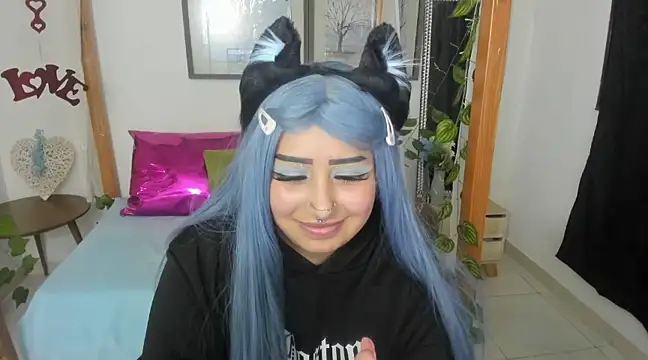 lussyevans24 online show from March 12, 6:29 am