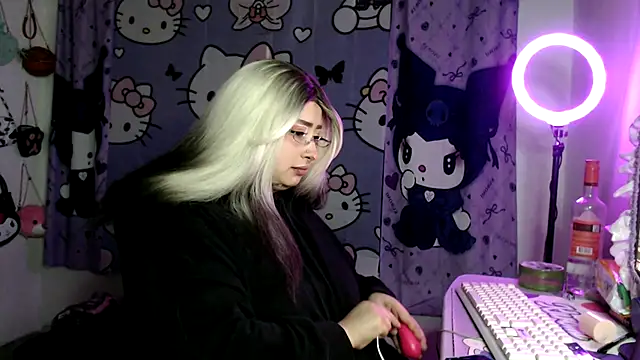 lussyevans24 online show from April 10, 2:50 am