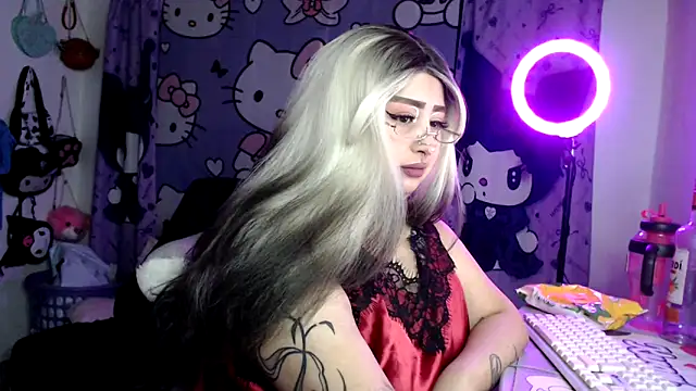 lussyevans24 online show from June 3, 4:26 am