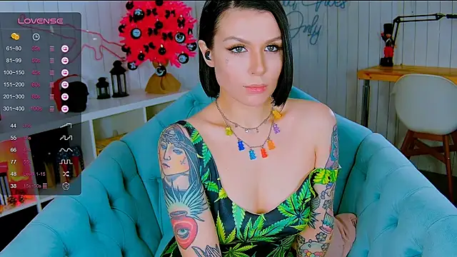 My toys pink online show from December 12, 7:08 am