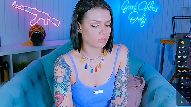 My toys pink online show from January 31, 9:59 am