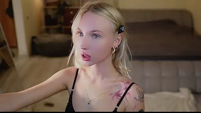 blondy room online show from September 24, 5:16 pm