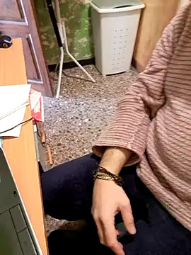 Snapshot of Escondido52 chatting on March 15, 12:24 pm Escondido52 online show from March 15, 12:24 pm