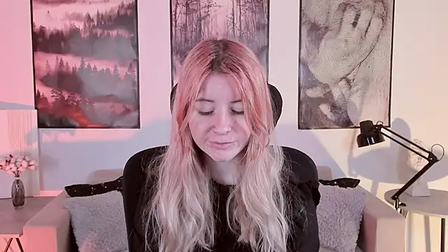 LexiWenford online show from December 11, 3:35 am