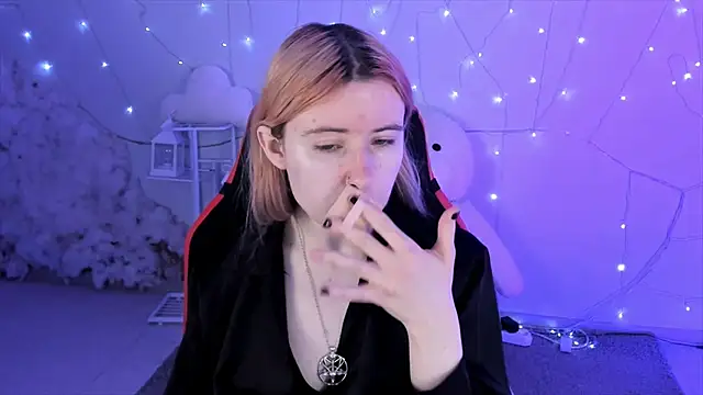 LexiWenford online show from December 17, 3:17 am