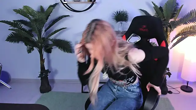 LexiWenford online show from December 20, 2:41 am