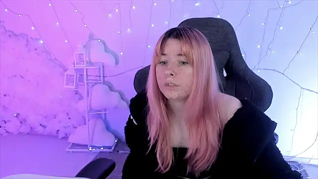 LexiWenford online show from February 5, 5:52 am