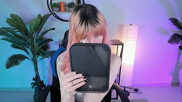 LexiWenford online show from February 18, 5:53 am