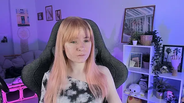 LexiWenford online show from March 4, 2:38 am