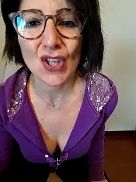 Snapshot of Viola8p chatting on September 30, 9:47 am Viola8p online show from September 30, 9:47 am