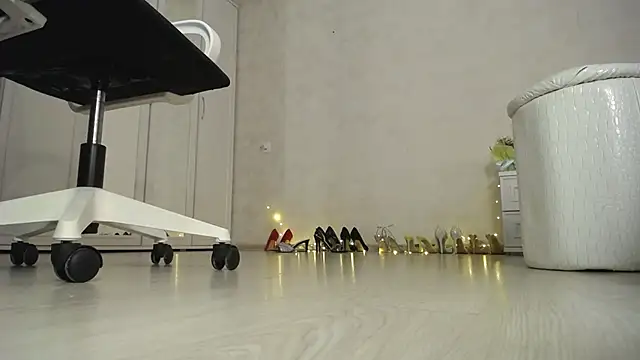 Snapshot of Devil_Goddess chatting on January 15, 3:18 pm Devil Goddess online show from January 15, 3:18 pm