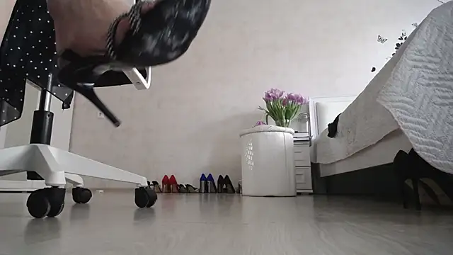 Snapshot of Devil_Goddess chatting on March 8, 2:30 pm Devil Goddess online show from March 8, 2:30 pm