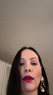 Snapshot of Devil_Goddess chatting on November 1, 1:46 pm Devil Goddess online show from November 1, 1:46 pm