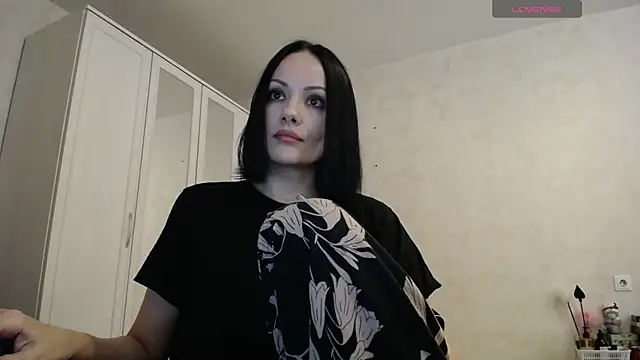 Snapshot of Devil_Goddess chatting on December 19, 2:02 pm Devil Goddess online show from December 19, 2:02 pm