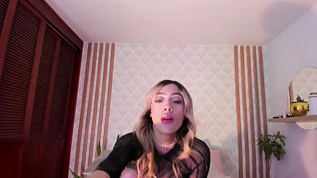 Snapshot of PamelaReall chatting on June 27, 11:04 am PamelaReall online show from June 27, 11:04 am