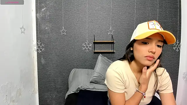 monse 02 online show from January 29, 1:38 pm