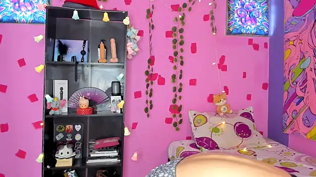 kittyzenn online show from March 10, 5:39 pm