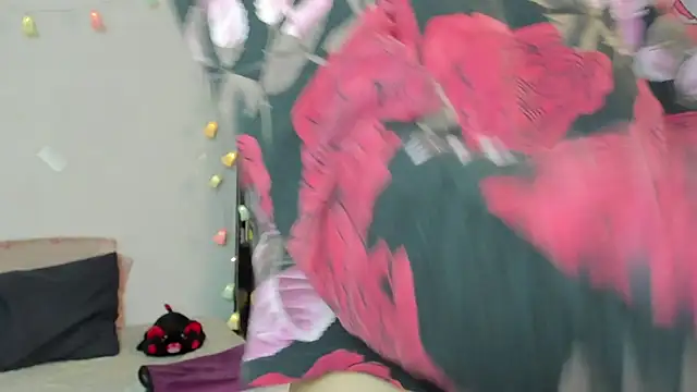 kittyzenn online show from September 12, 5:13 pm