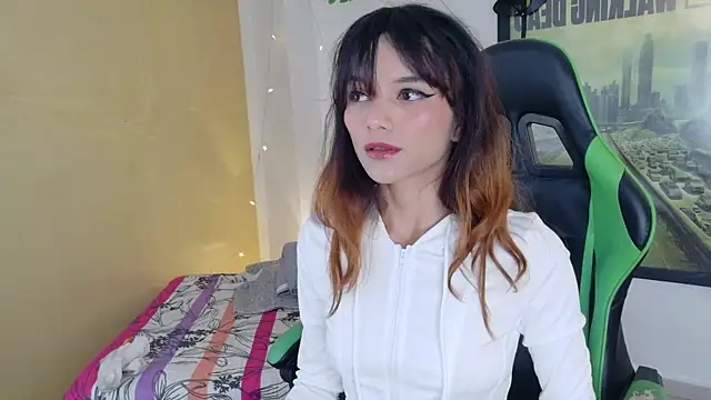 Snapshot of kittyzenn chatting on April 9, 10:04 pm kittyzenn online show from April 9, 10:04 pm