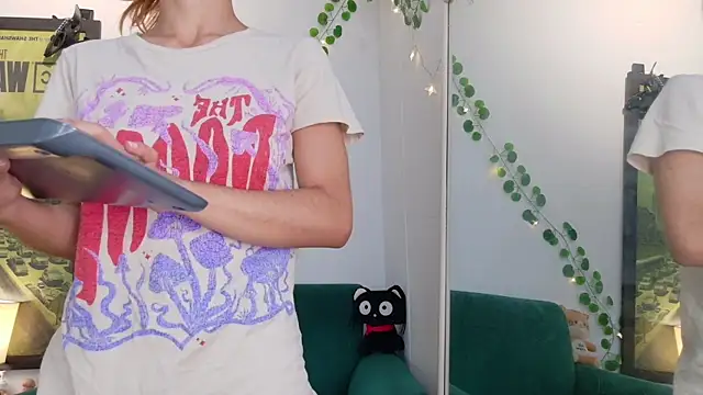 kittyzenn online show from June 19, 5:06 pm