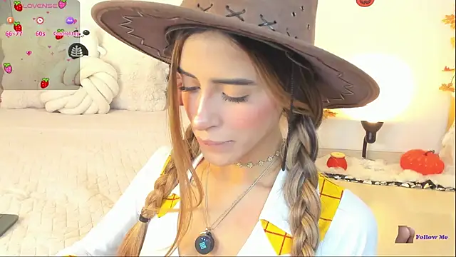 StormiRusso online show from October 24, 1:35 am