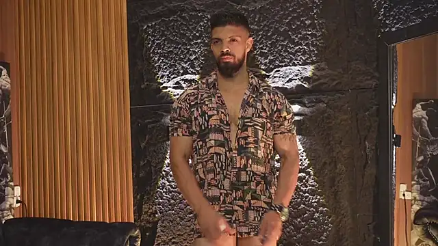 DannSaenz online show from October 16, 11:33 am