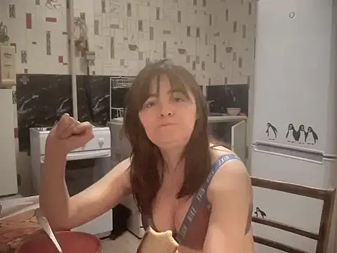 Diamond Tyler online show from April 17, 4:10 pm