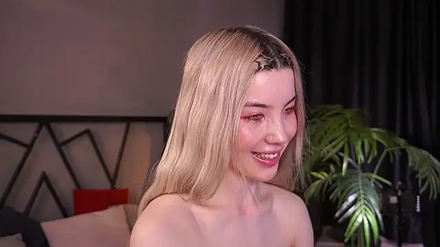 LindaThacker online show from April 11, 4:50 am