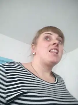 CoddessCrystal online show from November 17, 9:37 am