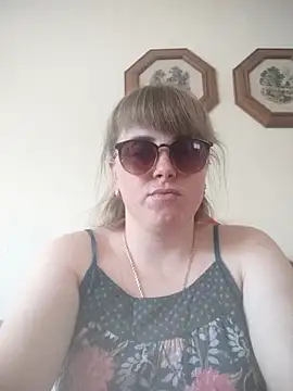 Snapshot of CoddessCrystal chatting on June 13, 1:42 pm CoddessCrystal online show from June 13, 1:42 pm