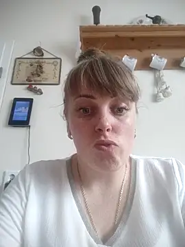 Snapshot of CoddessCrystal chatting on June 15, 9:11 am CoddessCrystal online show from June 15, 9:11 am