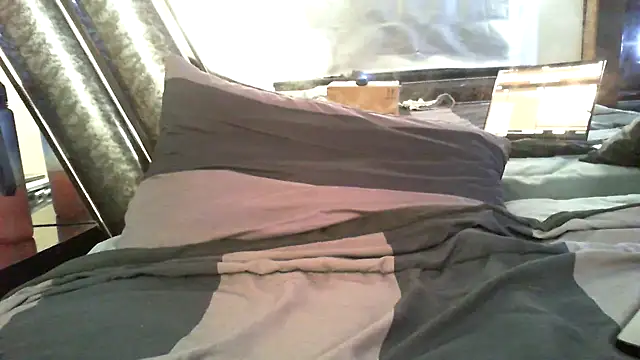 Snapshot of dreamboydani chatting on November 4, 1:27 am dreamboydani online show from November 4, 1:27 am