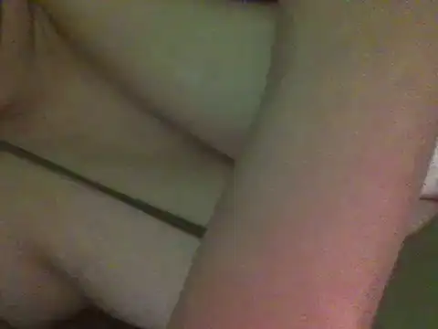 Snapshot of RoxiRedXXX chatting on March 22, 1:54 am RoxiRedXXX online show from March 22, 1:54 am