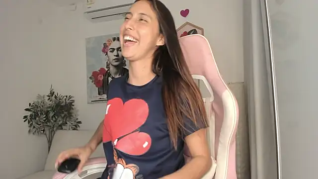 Snapshot of aleja_rythm chatting on February 22, 11:03 pm aleja rythm online show from February 22, 11:03 pm