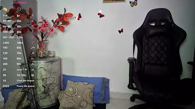 Snapshot of avatomas_02 chatting on January 16, 9:05 am avatomas 02 online show from January 16, 9:05 am