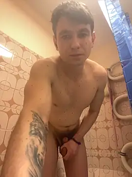 Snapshot of shufflercat chatting on April 10, 10:25 pm shufflercat online show from April 10, 10:25 pm