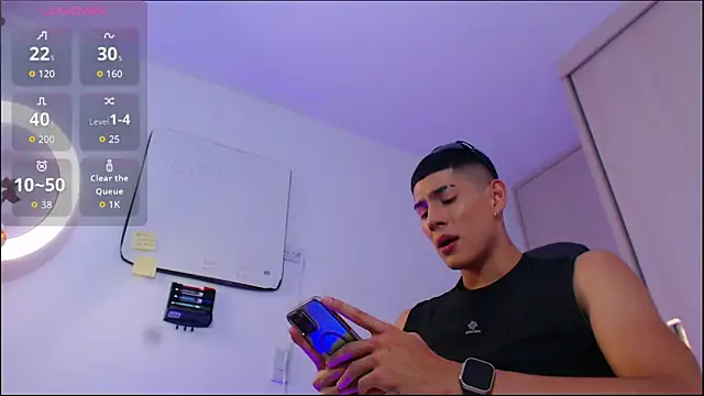 Snapshot of Valerio_20 chatting on May 4, 10:50 pm Valerio 20 online show from May 4, 10:50 pm