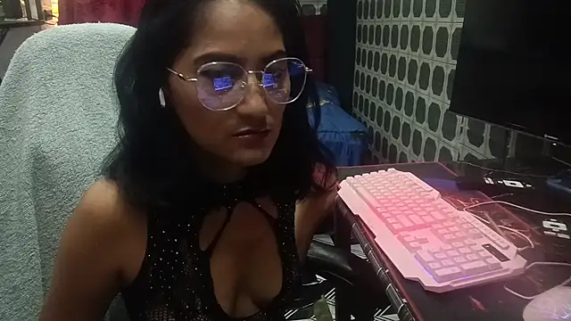 AdelinaMiran90 online show from December 13, 9:31 pm