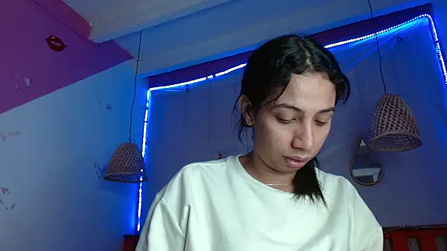 Snapshot of Lina10 chatting on December 23, 8:14 pm Lina10 online show from December 23, 8:14 pm