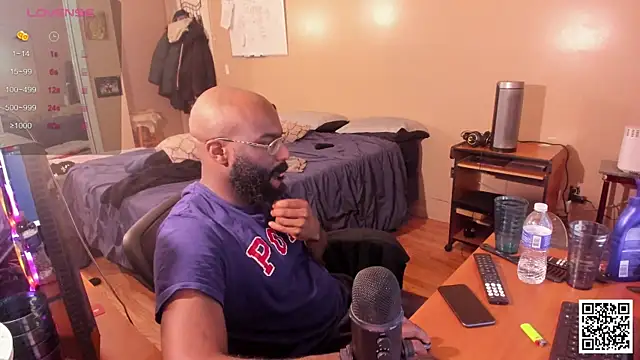 MrChuckDailyXXX online show from December 7, 6:32 am