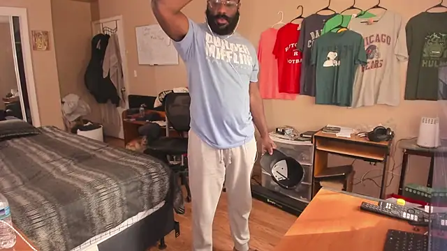 MrChuckDailyXXX online show from October 19, 2:07 pm