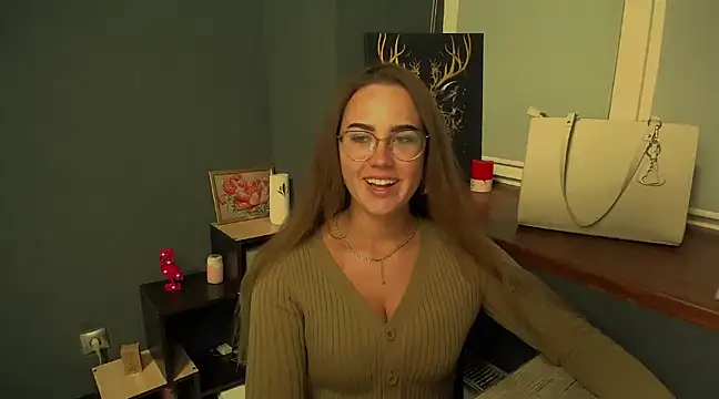 Snapshot of luxie_milady chatting on December 3, 11:55 am luxie milady online show from December 3, 11:55 am