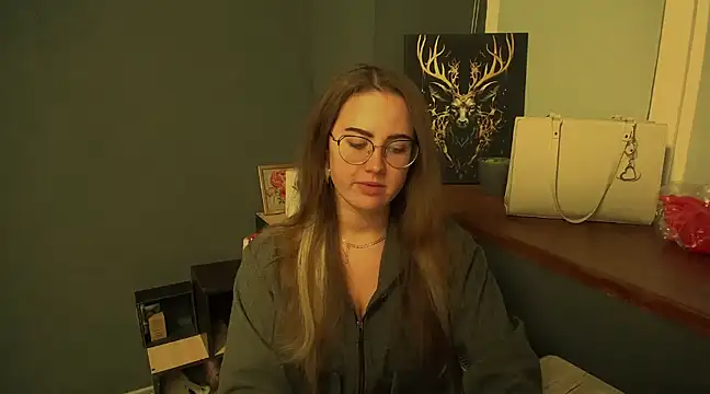 Snapshot of luxie_milady chatting on December 12, 1:17 pm luxie milady online show from December 12, 1:17 pm