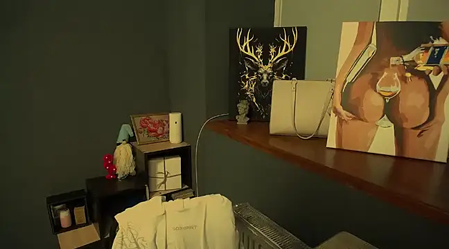 Snapshot of luxie_milady chatting on January 3, 4:37 pm luxie milady online show from January 3, 4:37 pm