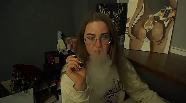 Snapshot of luxie_milady chatting on February 19, 1:39 pm luxie milady online show from February 19, 1:39 pm